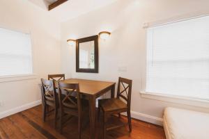 Charming Carriage House Forsyth Park Dogs OK