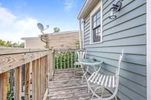 3-Bedroom Loft on Savannahs Prettiest Street!