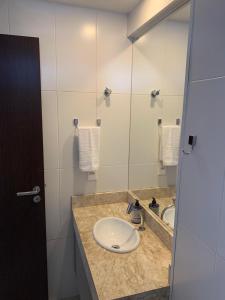 Flat 1703 no Complexo Heron Marinho