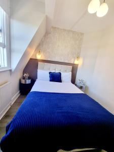 A7-Top Flr 1 bed Flat Near Elephant and Castle