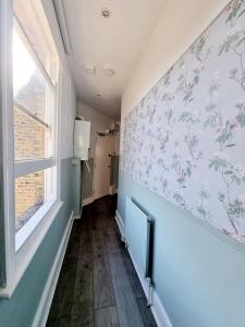 A7-Top Flr 1 bed Flat Near Elephant and Castle
