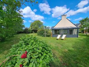 Maisons de vacances Holiday Home in Plouarzel near Sandy Beach : photos des chambres