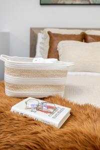 1BDR Mezzanine-Bishop-Vibe Central MTL