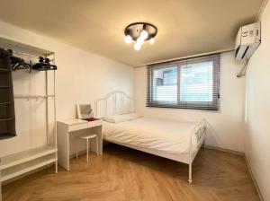 Iee Sang House Room 3, 4 queen beds #COEX #Plastic surgery #Hospital #Lotte World #Free parking #Family #Friends