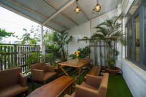 Violet villa and Coffee