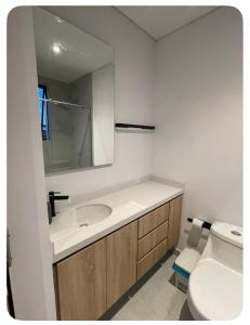 Casa con piscina a 20 min de Girardot