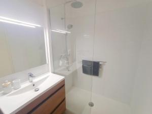 Canet-en-Roussillon - T3 lumineux 6 pers avec grande terrasse face mer - FR-1-794-97