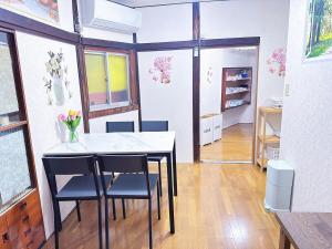8 minutes walk from Higashimukojima , single-family house 70 square meters, 4 bedrooms and 1 living room, 3 minutes by train from Tokyo Skytree, 7 minutes by train from Asakusa