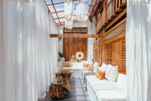 Stunning & Unique 4 Bed Villa, Daily Bfast