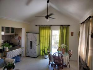 Refugio en El Embrujo II