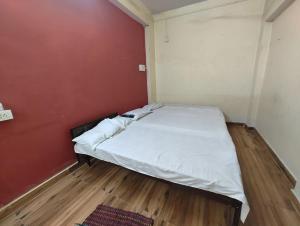 Jhusi Hotel & Restaurant