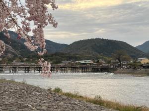 House of Dragon Arashiyama Central 天龙の宿 岚山正中心纯和风民宅可停车可接待5人入住 天龙寺步1分竹林渡月桥步3分 嵯峨岚山駅步4分 新干线至京都站11分