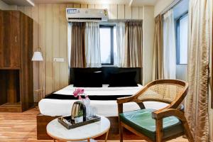 Super Townhouse Oak Viman Nagar Downtown Formerly Hotel Cilantro