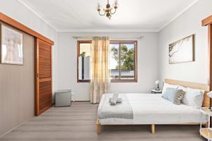 Double Room in Belmore - Ideal Stay with Great Convenience - Shared Bathroom