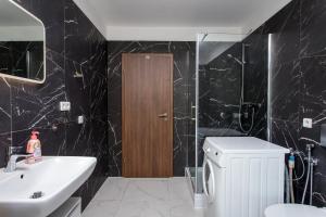 Ferienwohnung mit 123qm für 8 Personen mit sehr großem Garten, einfache Innen-Ausstattung