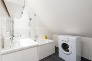 Modern Rooftop Apartment for Long Term Stays