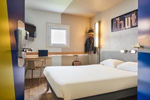 Hotels ibis budget Versailles Chateau Saint cyr l'Ecole : Chambre Double Standard