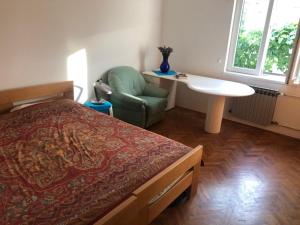 Beachfront Villa Ksenija - 4 bedrooms & parking