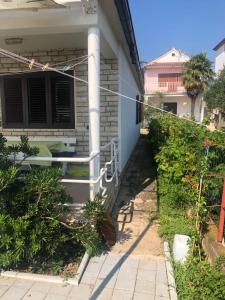 Beachfront Villa Ksenija - 4 bedrooms & parking