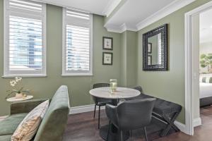 Historic 2BR in City Center - Walk to Everything!