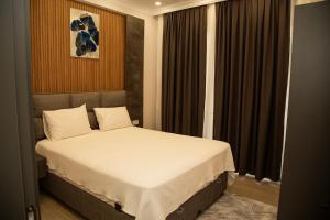 Villa with Private Pool and Jacuzzi 2