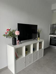 Blue Breeze Apart-Danai B