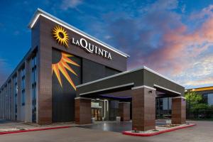 La Quinta by Wyndham Houston Stafford Sugarland