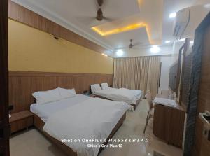 Ambika Family Restaurant and Residency