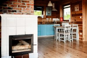 Winnica Nad Źródłem - Domki w winnicy z kominkami i tężniami