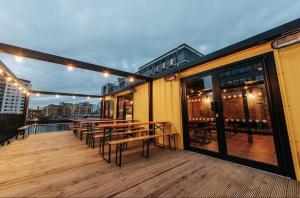 Central Leeds Dock Apt, Free Secure Parking! 2 bed