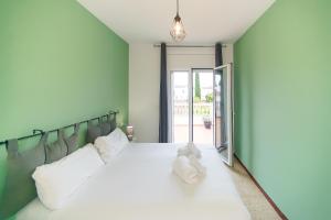 WELCS CASA 089 EMP Cerca del mar, patio y parking privado