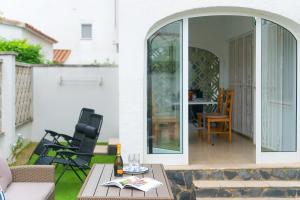 WELCS CASA 089 EMP Cerca del mar, patio y parking privado