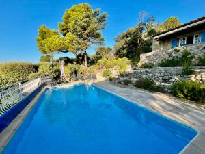 Villas Villa Tarentelle - heated pool and exceptional view : photos des chambres