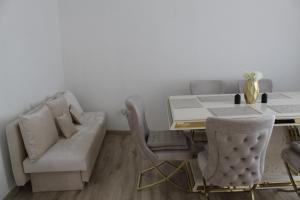 Glamour Center Apart