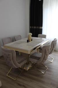 Glamour Center Apart