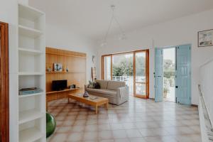 Villa Elvira sul mare by Travel with Gianni