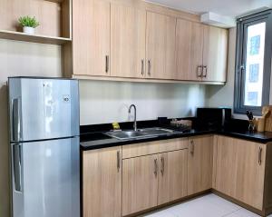 Budget City View w Pool Access in BGC Taguig City