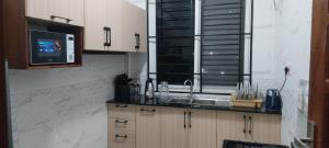 Serene BnB - Apt 08 Makongo after Mlimani City