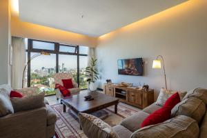 2 bed Apt stunning views in the heart of Nairobi