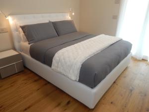 Lago Dorato Roxy Apartament