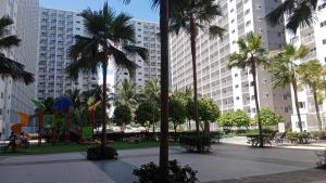 Blytheo Urban Staycation by Jonathan