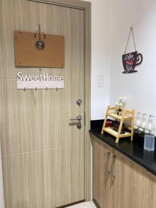 Blytheo Urban Staycation by Jonathan