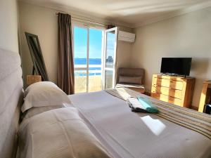 Exclusive Room with Terrace or Balcony and Sea View room in La Belle Aurore - Les Collectionneurs