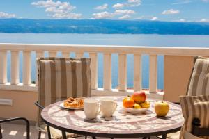 Golden Horizon Suite