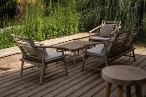 Maisons de vacances Former Sheepfold With Natural Shared Pool In Drome : photos des chambres