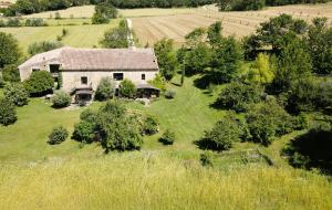 Maisons de vacances Former Sheepfold With Natural Shared Pool In Drome : photos des chambres