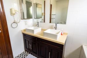 Queens Chateau Boutique Villa