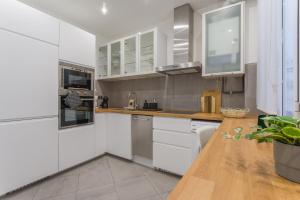 Stunning Stylish - 2BD 1BT - ChamberĂ