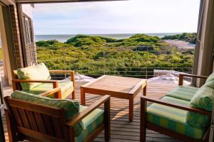 Coastal Cove Whale Watching Retreat
