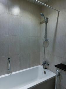 Stylish 2BR Retreat in JVC